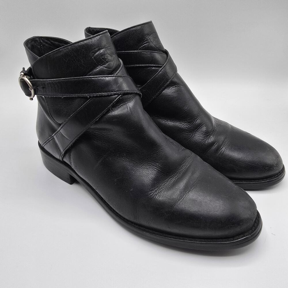Ariat Windsor womans black leather strappy buckle ankle boots booties size 8